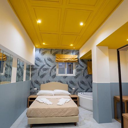 Pc Boutique H, Sea View By Clapa Group Hotel เนเปิลส์ ภายนอก รูปภาพ