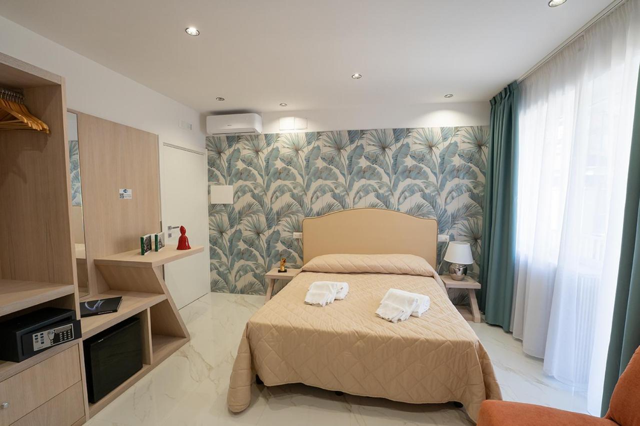 Pc Boutique H, Sea View By Clapa Group Hotel เนเปิลส์ ภายนอก รูปภาพ