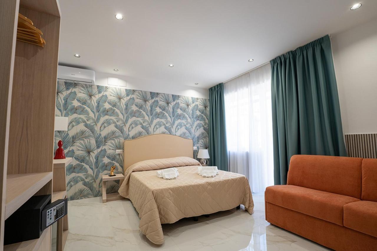 Pc Boutique H, Sea View By Clapa Group Hotel เนเปิลส์ ภายนอก รูปภาพ